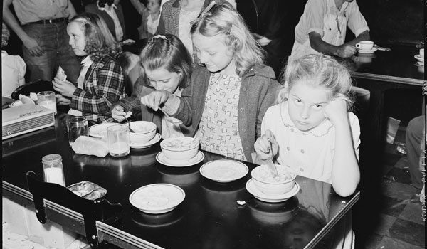 Cafeteria lunch before the Industrial Revolution